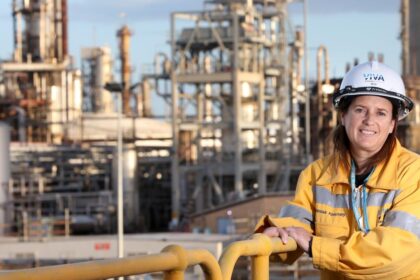 Alterra, a leader in advanced plastic recycling, announced a successful trial of its pyrolysis oil in Australia. This marks a key step toward a circular plastics economy. In the trial, 9.5 tons of plastic pyrolysis oil (PPO) were processed at Viva Energy's Geelong Refinery. The oil was produced by Alterra at its Ohio facility from end-of-life plastics. The process demonstrated the compatibility of Alterra's recycled product with existing refining infrastructure. The results show Alterra's technology can produce high-quality PPO at scale. This supports Viva Energy's plan to establish a permanent soft plastics recycling facility in Australia. The trial confirms that Alterra's process can seamlessly integrate with conventional refineries and deliver pure outputs from difficult plastic waste streams. Valerio Coppini, Alterra's Chief Commercial Officer, said the trial was an important milestone. "Our technology can be integrated with existing systems, enabling scalable recycling," he said. "This partnership with Viva Energy aims to redefine the lifecycle of plastic and promote sustainability." Alterra's proprietary process breaks down plastics into their chemical building blocks. This creates sustainable feedstocks for new plastics and chemicals. The PPO used in the trial is representative of what would be produced at a full-scale recycling plant. Bill Patterson, Viva Energy's Executive General Manager of Refining, expressed enthusiasm. "Our Geelong Refinery has a long history of producing essential fuels," Patterson said. "This initiative shows how the refinery can play a role in the energy transition and help address Australia's plastic waste problem." The trial highlights the potential for large-scale plastic recycling solutions in Australia. Both companies see this as a step toward more sustainable plastics management and a circular economy.